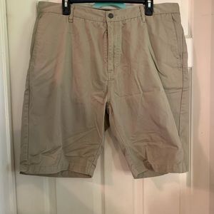 Volcom khaki shorts